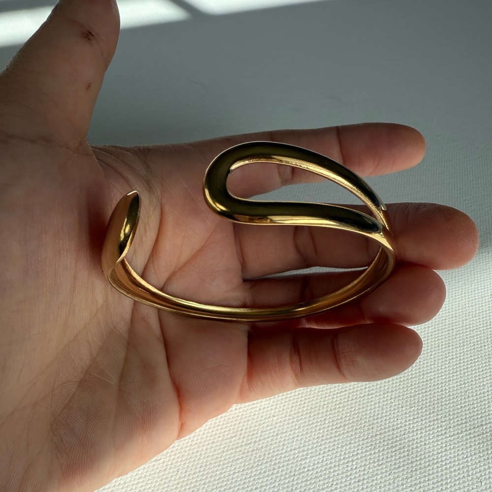 Water drop stainless steel gold plated 18K bracelet
high quality waterproof - Picture 7 of 8